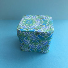 Load image into Gallery viewer, Blue flower box