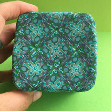 Load image into Gallery viewer, Green cross box