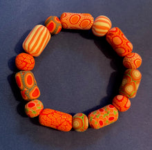 Load image into Gallery viewer, Orange &#39;pebble&#39; bracelet
